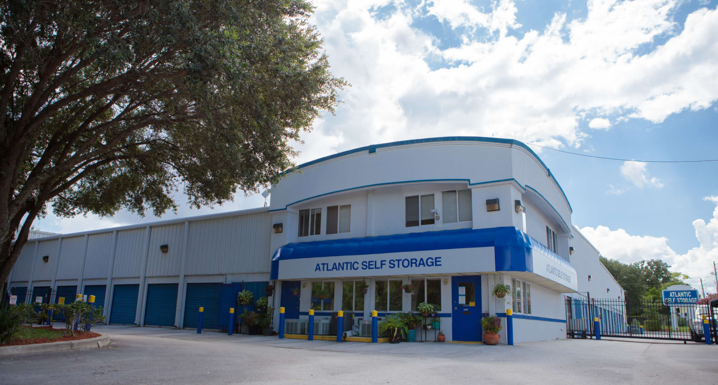 Exterior building view of Atlantic Self Storage location in Jacksonville