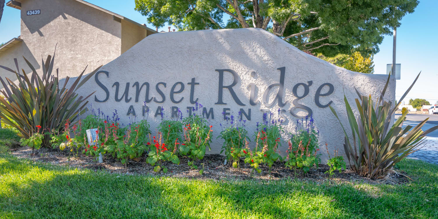 Sunset Ridge Apartments apartment homes in Lancaster, California