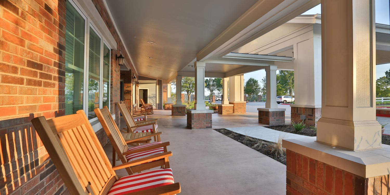 Outdoor covered lounge at Mariposa Pecan Park in La Porte, Texas