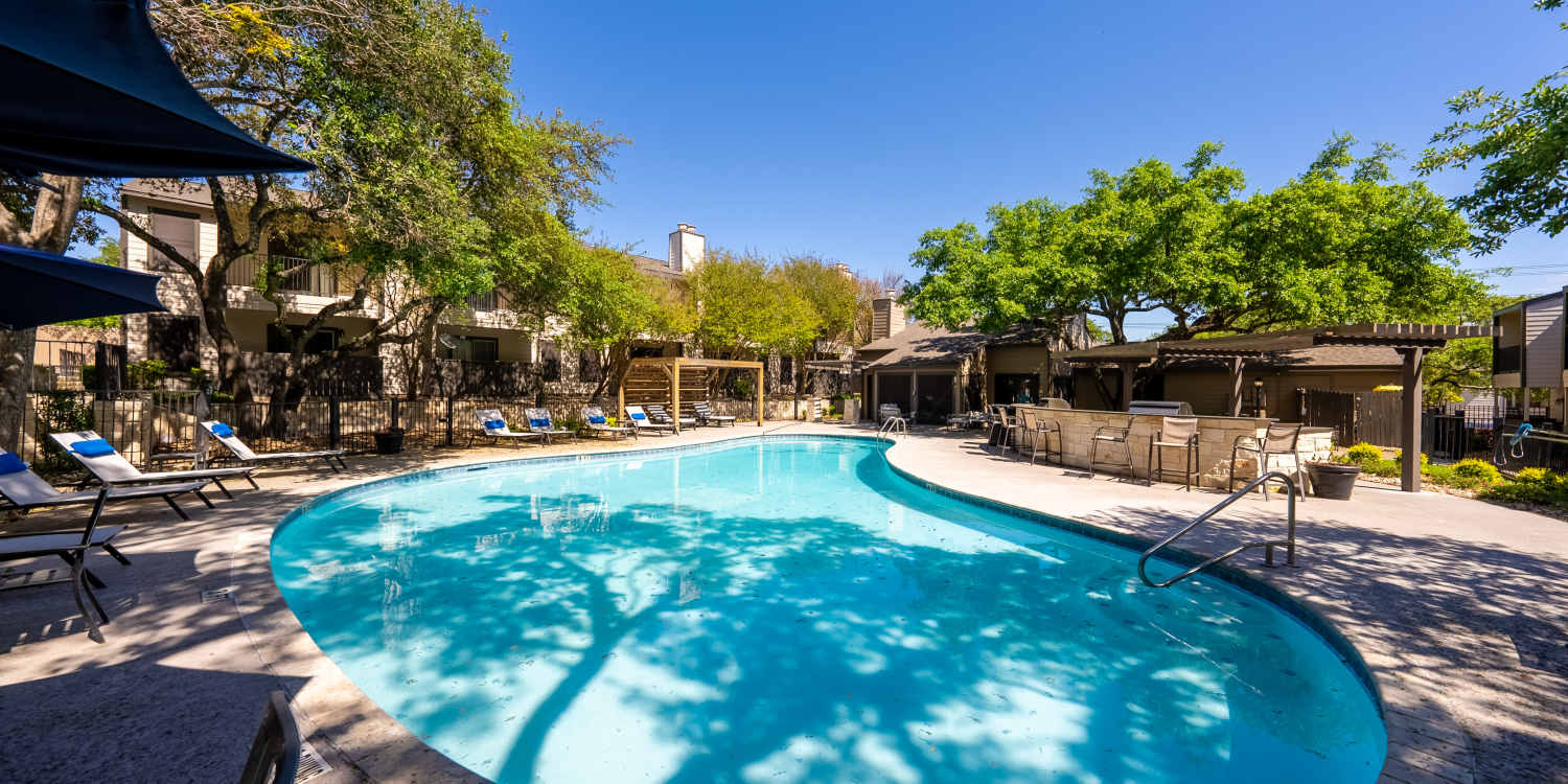 San Antonio, TX Apartments near Vance Jackson The Helix