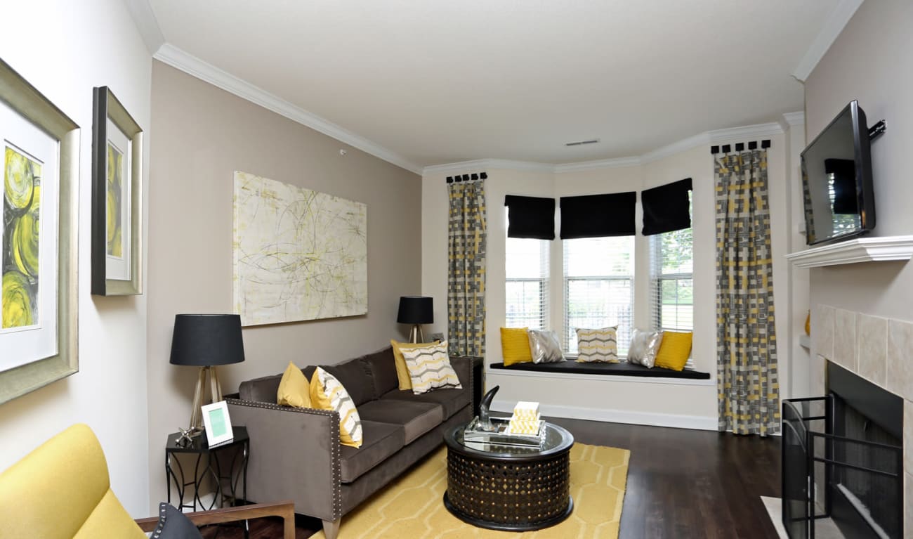 Living room with comfortable seating at Reserve at Wauwatosa Village in Wauwatosa, Wisconsin