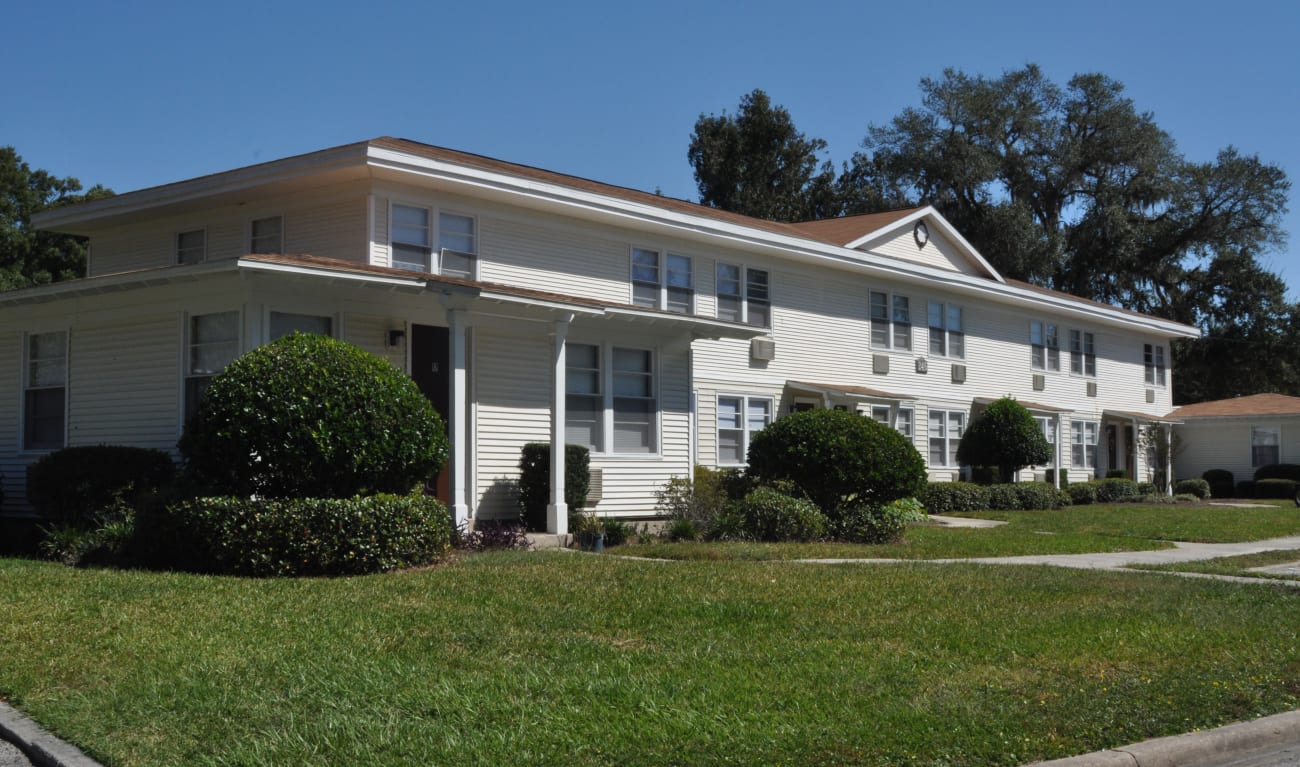 Quality housing at St. Johns Landing Apartments in Green Cove Springs, Florida