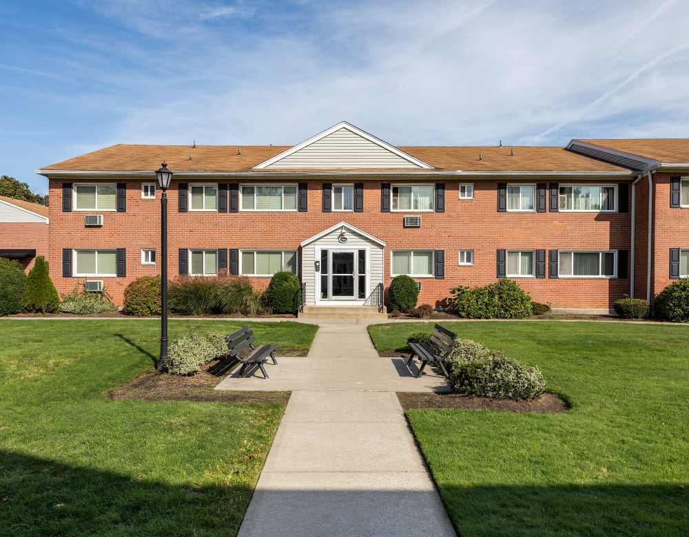 Bay Shore, NY Apartments for Rent Mid Island Apartments