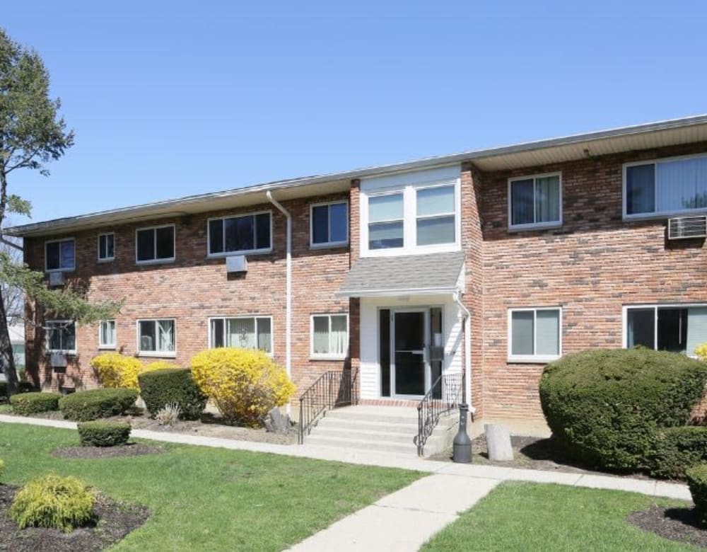 Levittown, NY Apartments for Rent near East Meadow Brixton Lane