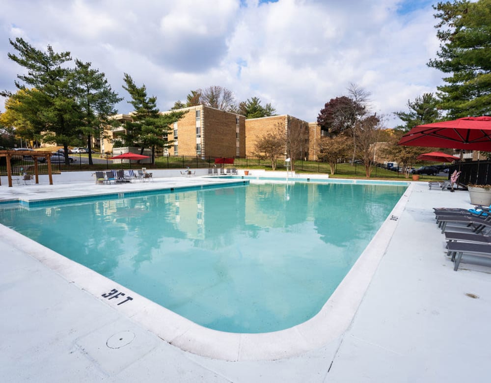 Large swimming pool at The Glendale Residence in Lanham, Maryland