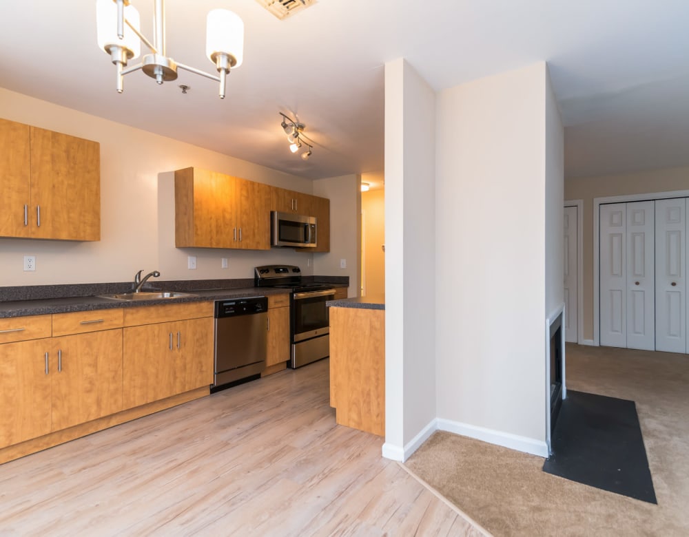 East Haven, CT Upgraded Apartments near High Ridge Summit at Mill Ridge