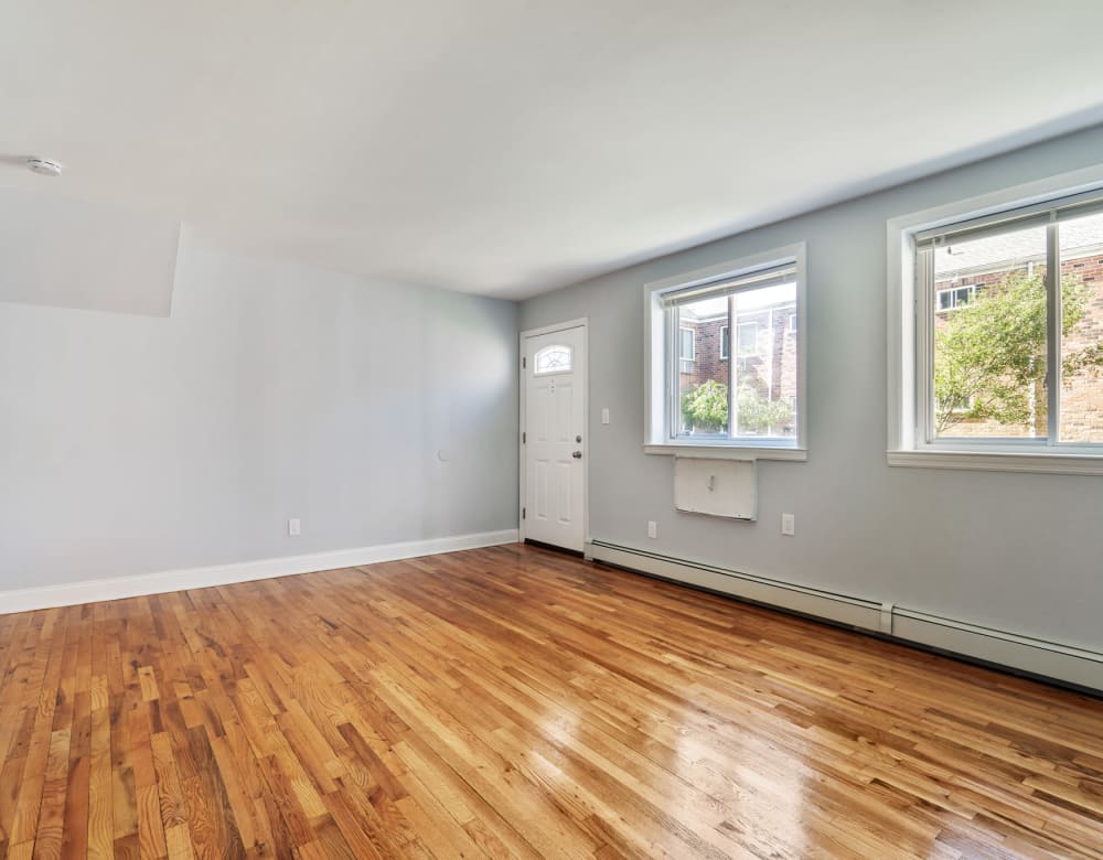 Freeport, NY Apartments for Rent in Nassau County | Pine Gardens
