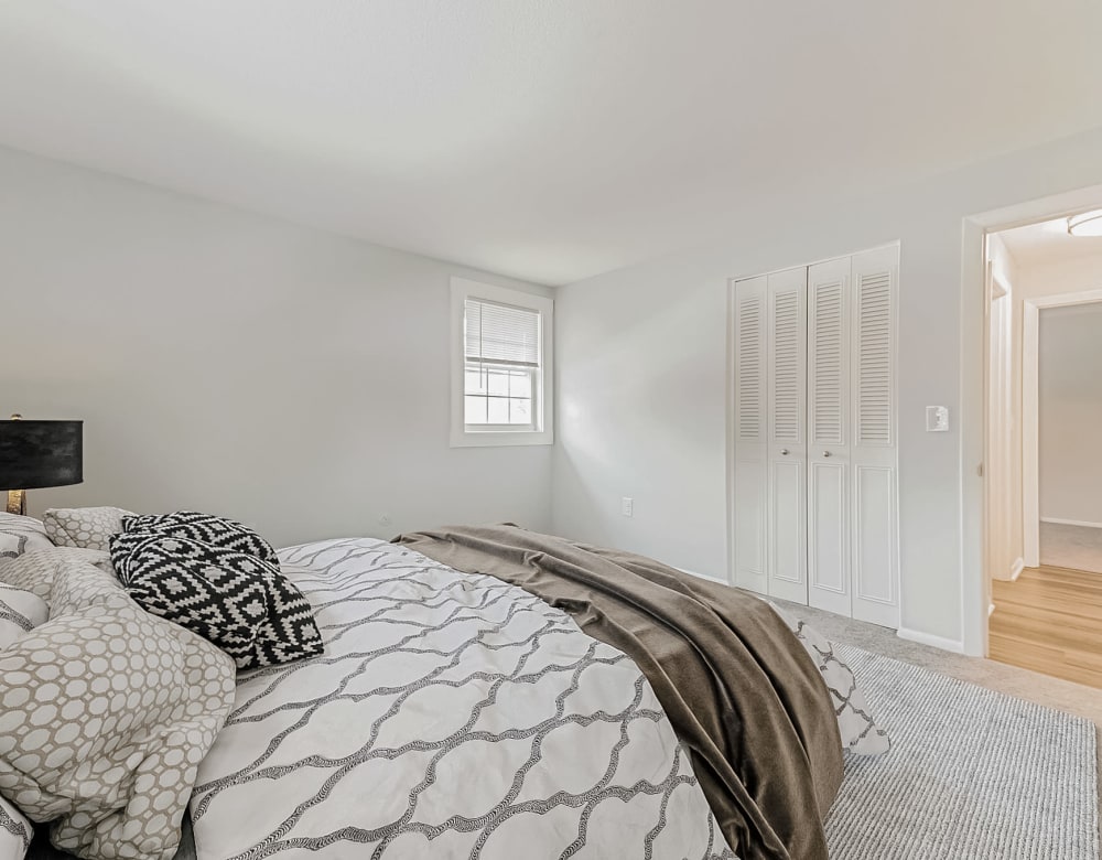 Eagle Rock Apartments at Nashua offers a Spacious Bedroom in Nashua, New Hampshire