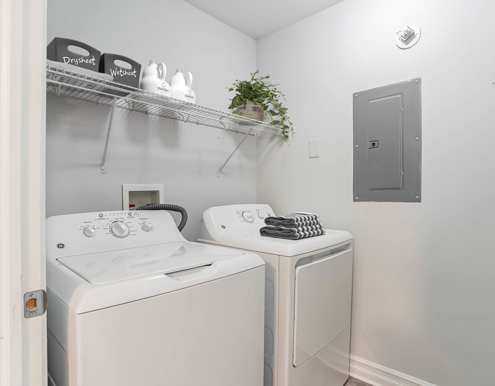 Modern Apartments with a Washer and Dryer in Rensselaer, New York