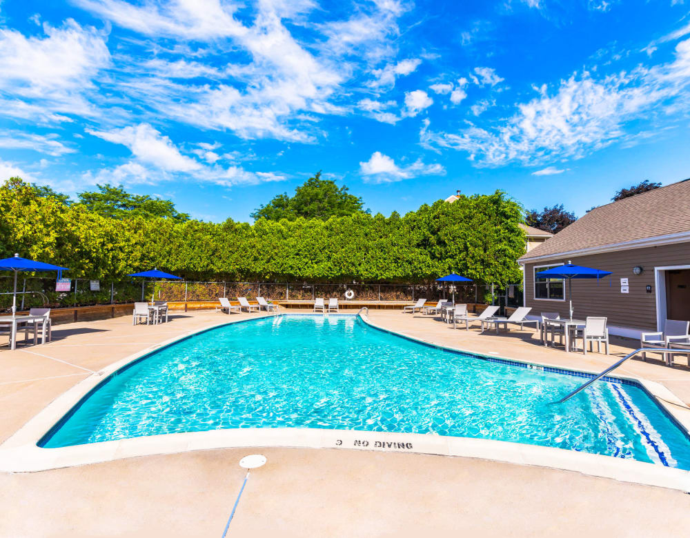 Eagle Rock Apartments at Enfield offers a Great for entertaining Swimming Pool in Enfield, Connecticut