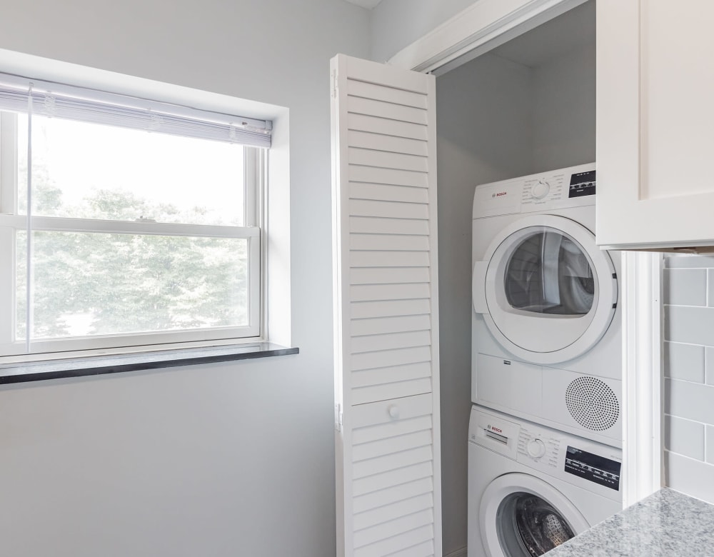 Modern Apartments with a Washer and Dryer in Amityville, New York