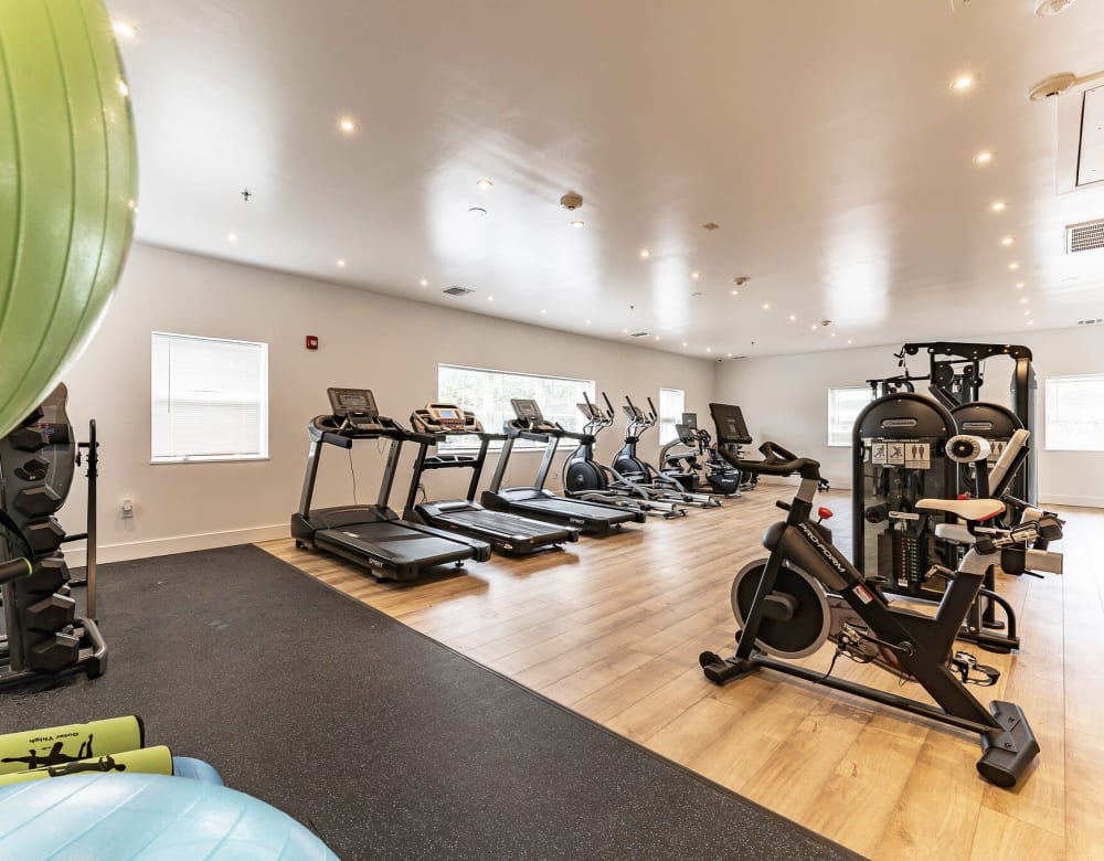 Beautiful Apartments with a Fitness Center at Bunt Commons II