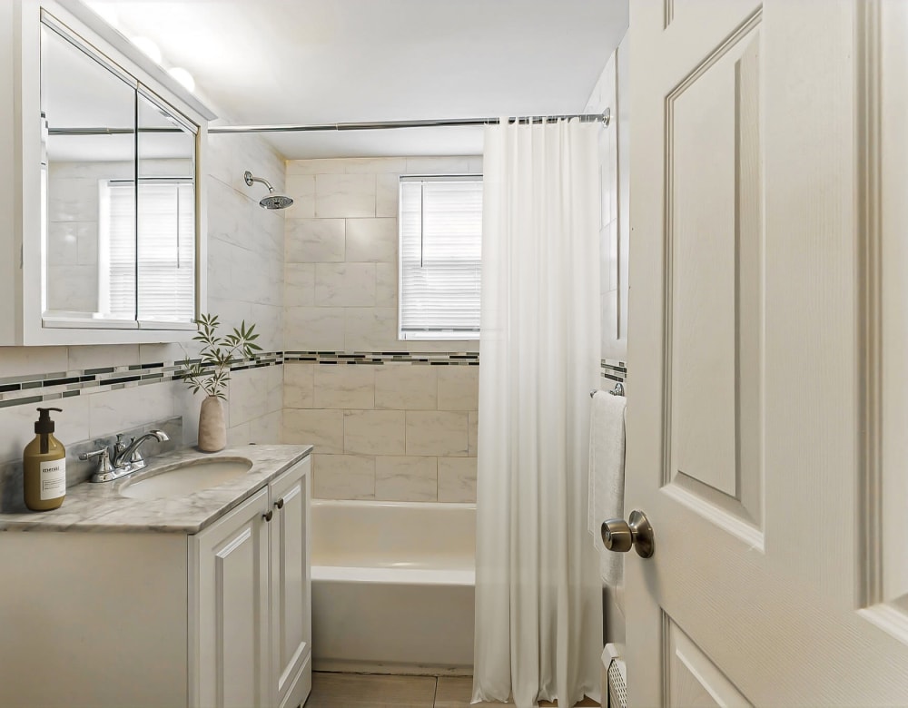 Enjoy our Beautiful Apartments Bathroom at Bayview Apartments