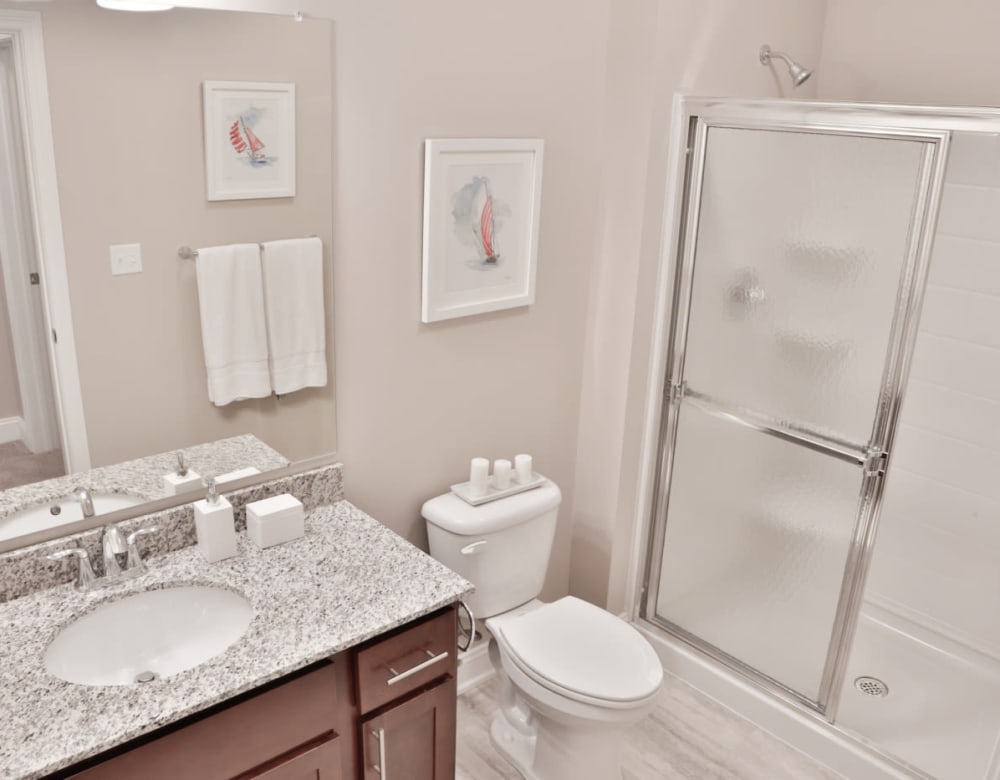 Cozy Apartments with a Bathroom at Highcroft Apartment Homes