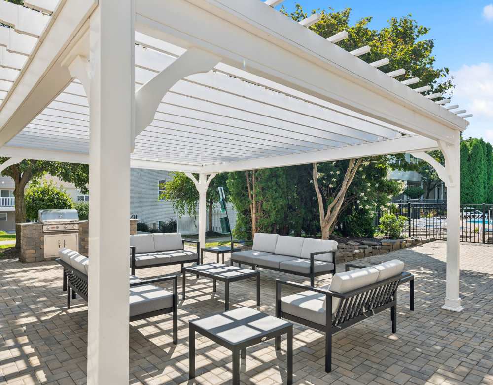 Grill and Picnic Area at Eagle Rock Apartments & Townhomes at Rensselaer in Rensselaer, New York 