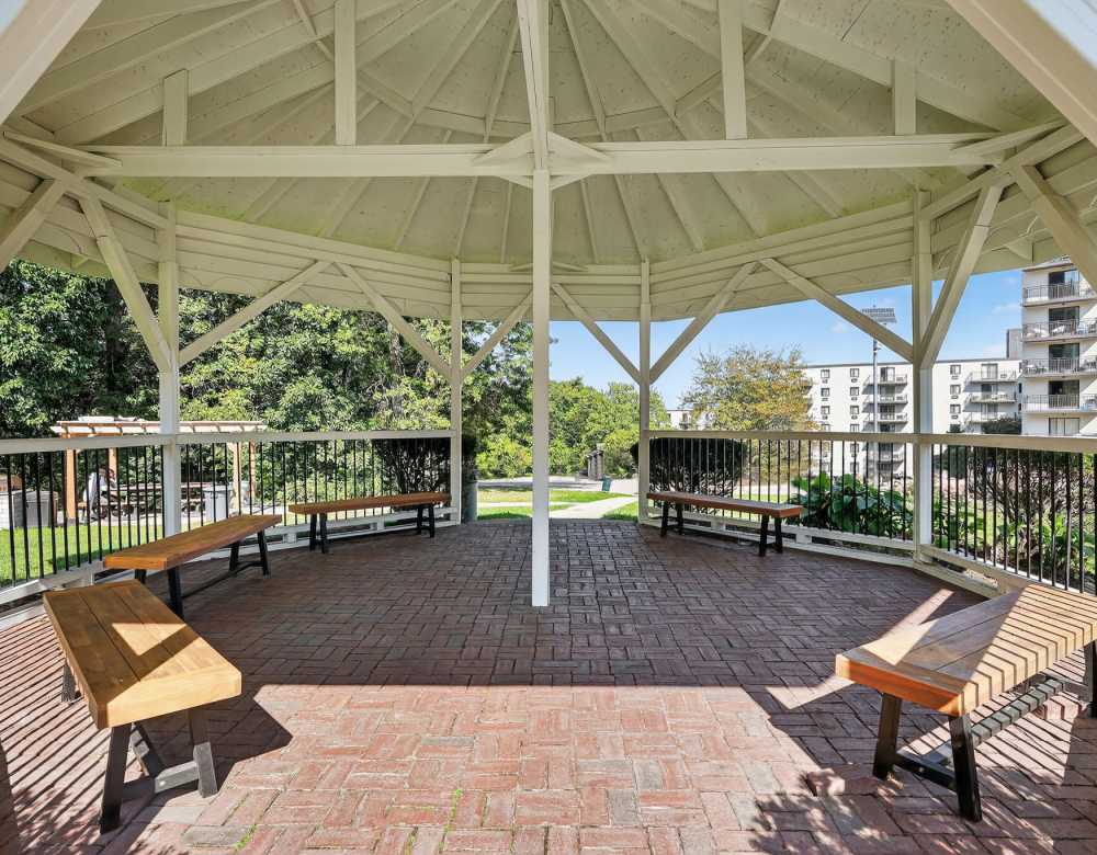 Gazebo seating area at Eagle Rock Apartments at MetroWest in Framingham, Massachusetts