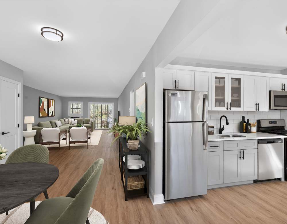 Modern kitchen appliances at Eagle Rock Apartments at Woodbury in Woodbury, New York