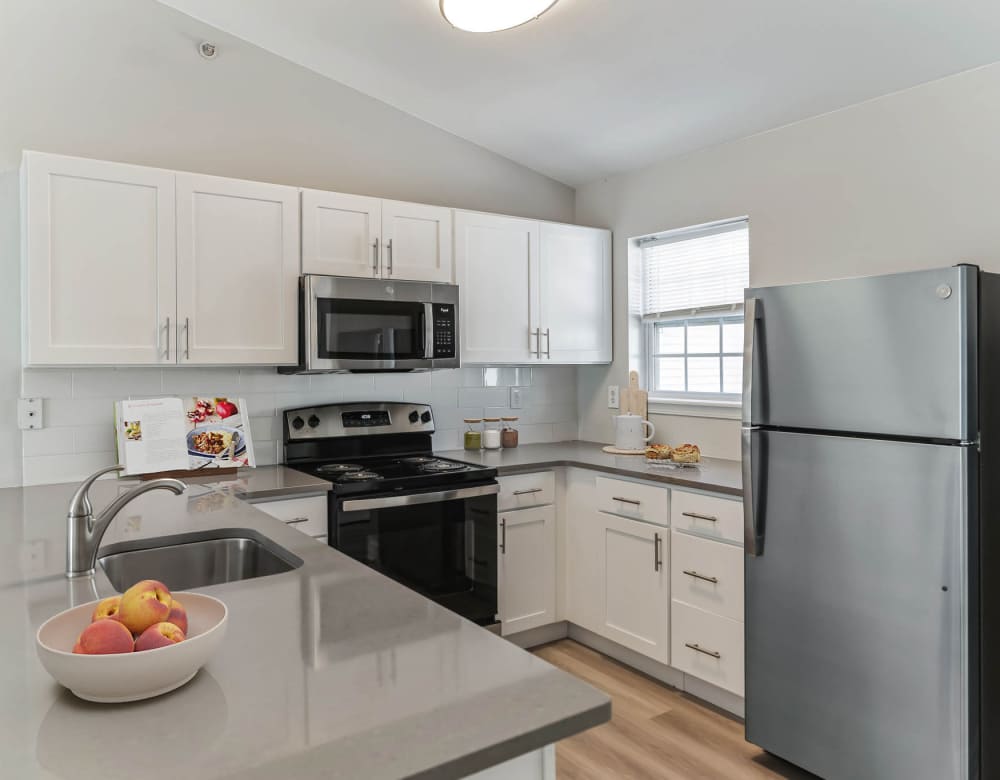 Modern kitchen at Eagle Rock Apartments & Townhomes at Rensselaer in Rensselaer, New York 
