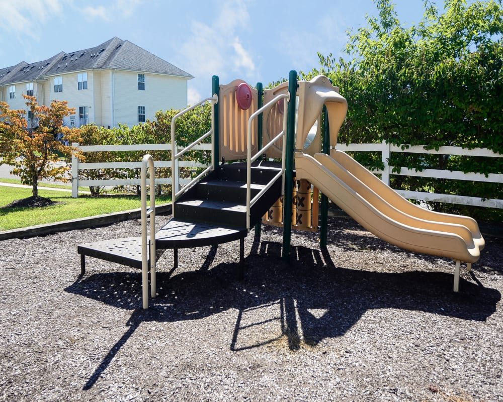 Mews at Annandale Townhomes offers a playground in Annandale, NJ