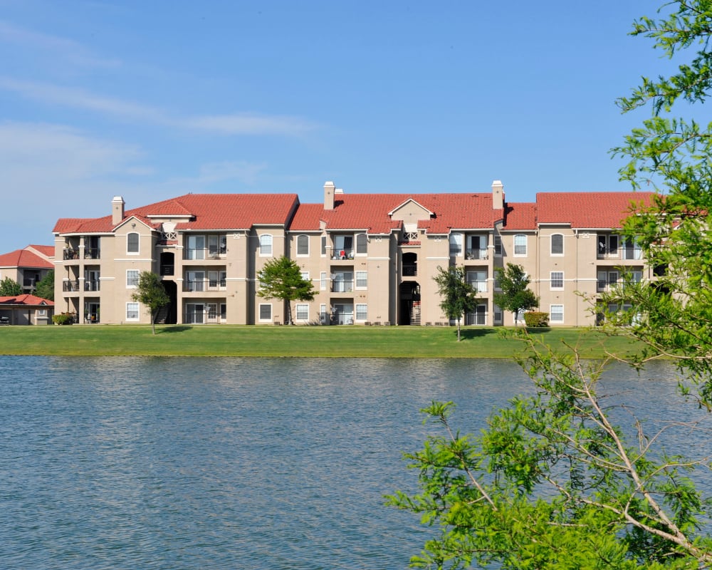Exterior at Crescent Cove at Lakepointe in Lewisville, Texas