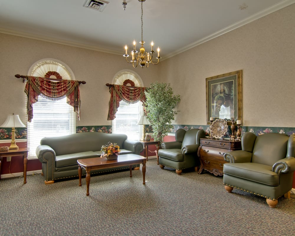 Common room at The Arbors at Lakeview Bend in Mexico, Missouri