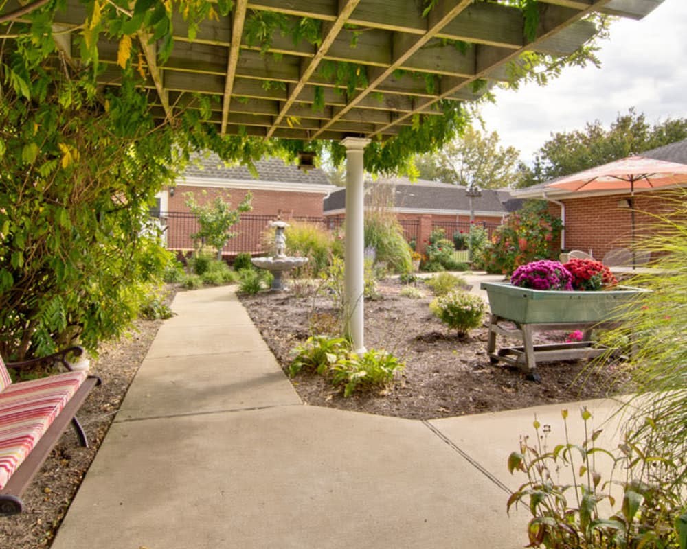 Covered outdoor seating at South Pointe Senior Living in Washington, Missouri