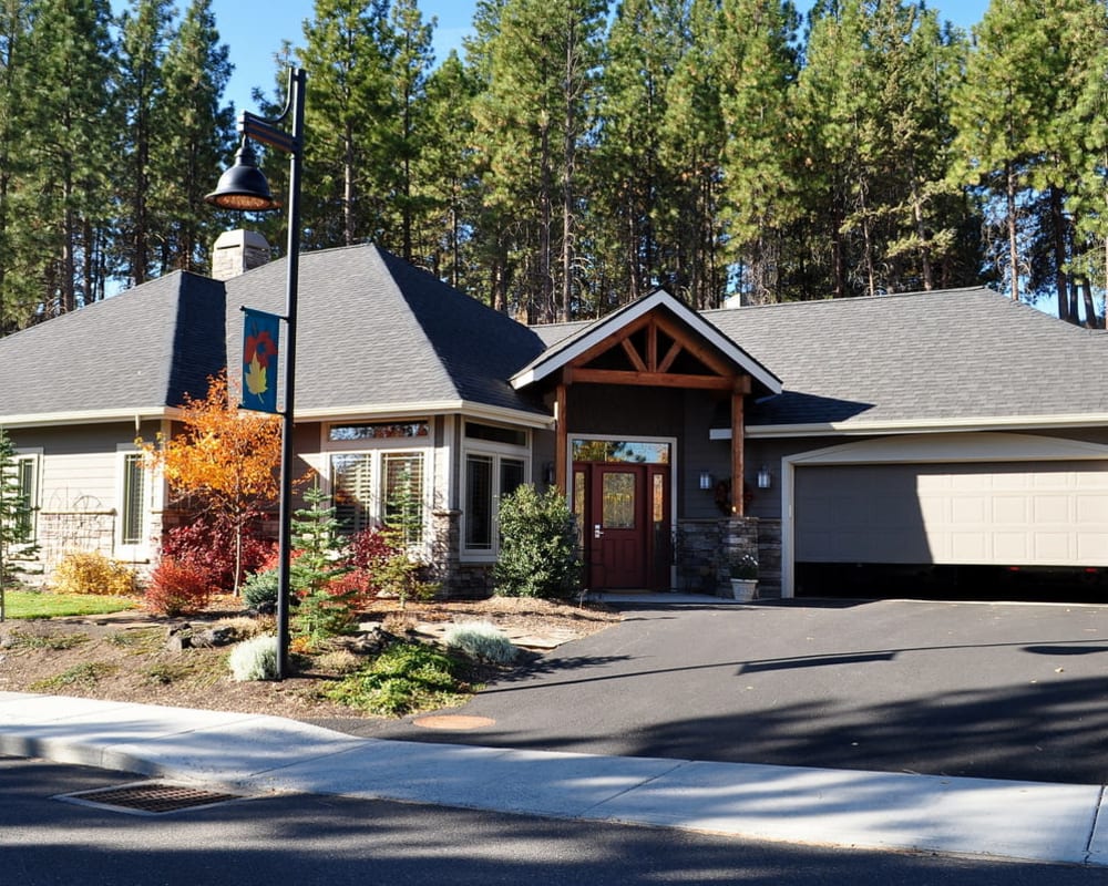 Independent living cottage exterior at Touchmark at Mount Bachelor Village in Bend, Oregon