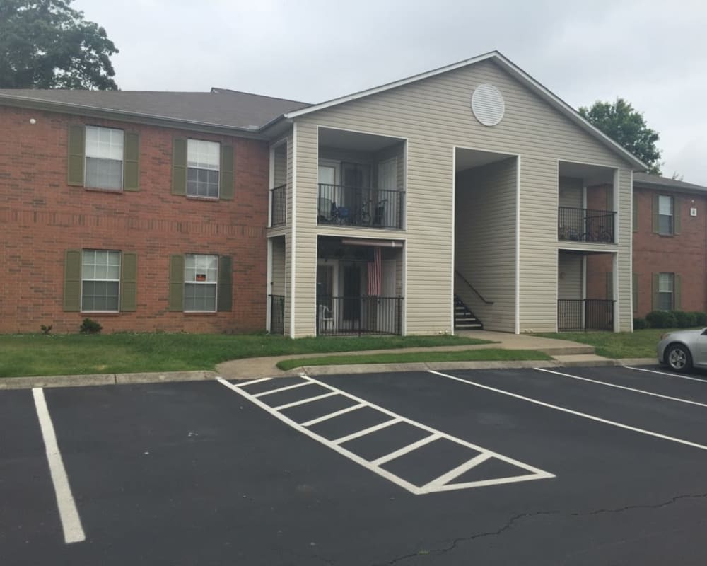 Amenities At Orchard Park Apartments Include Walk In Closets