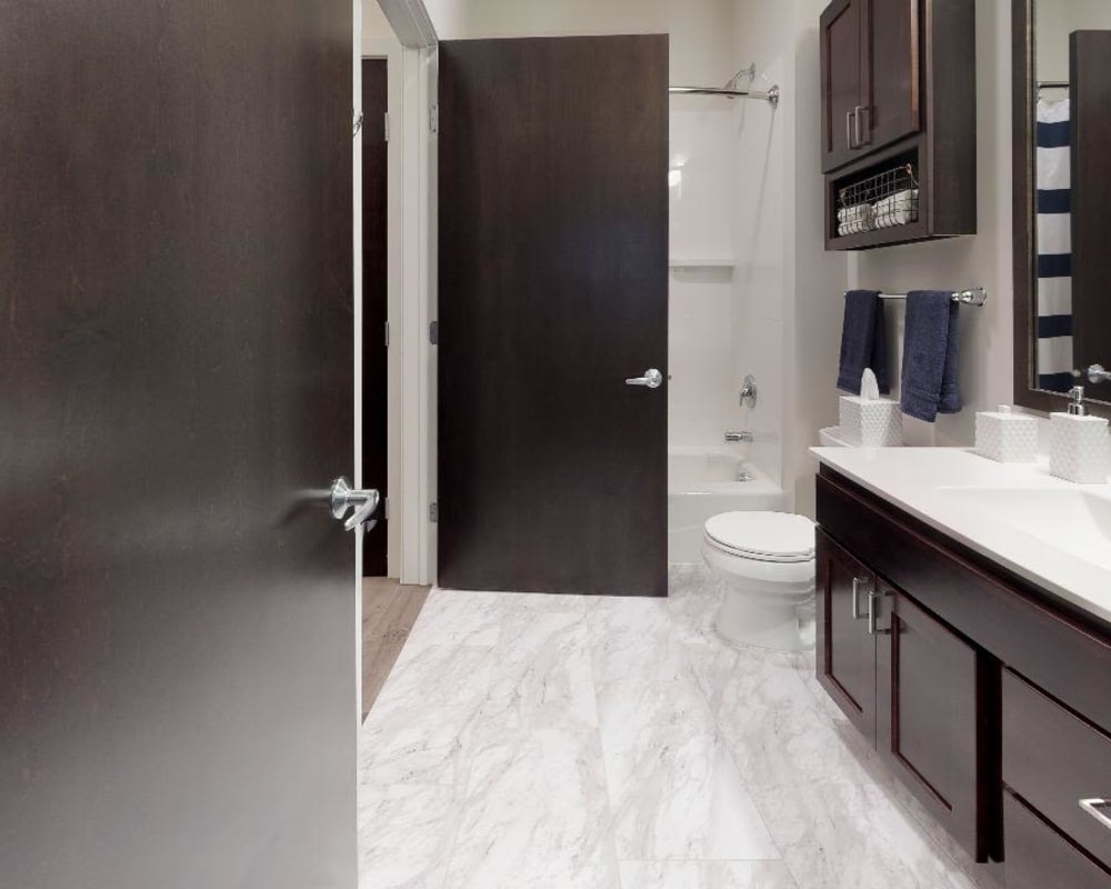 Oaks Minnehaha Longfellow offers 2 bedroom apartments in Minneapolis, Minnesota