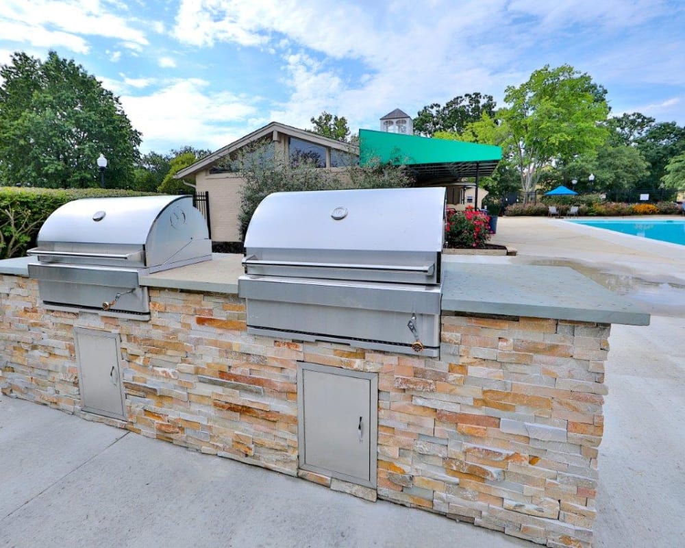 Outdoor Grills at Villages at Montpelier Apartment Homes in Laurel, MD