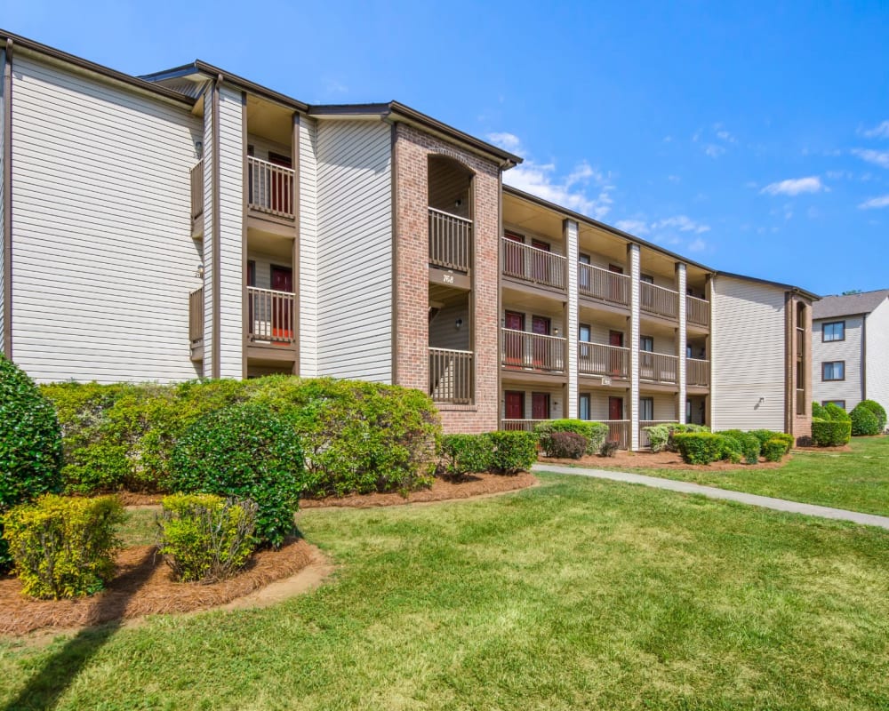 Exterior ground view of  Gable Oaks Apartment Homes in Rock Hill, South Carolina