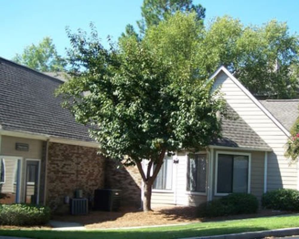 Exterior of the office and clubhouse at Gable Hill Apartment Homes in Columbia, South Carolina