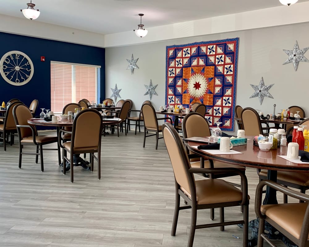 Large resident dining room at Garnett Place in Cedar Rapids, Iowa.