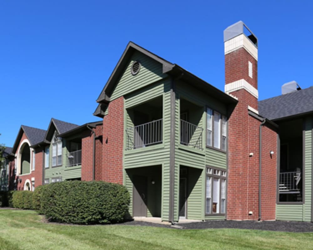 Exterior view of homes and landscaping at Century Lake Apartments in Cincinnati, Ohio