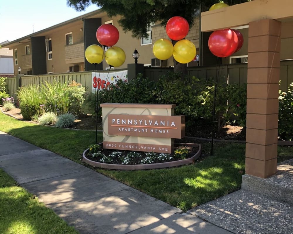 Sign outside of the entrance to Pennsylvania Apartments in Fremont, California