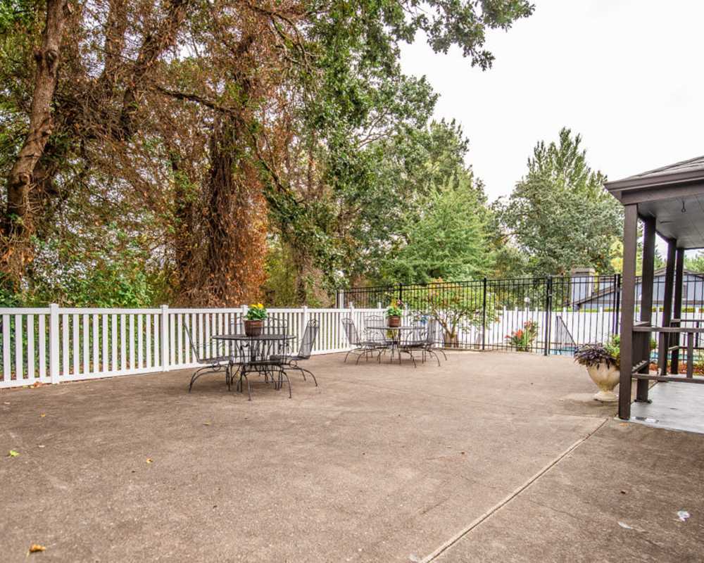 Outside seating area at Bellamonte in Tacoma, Washington