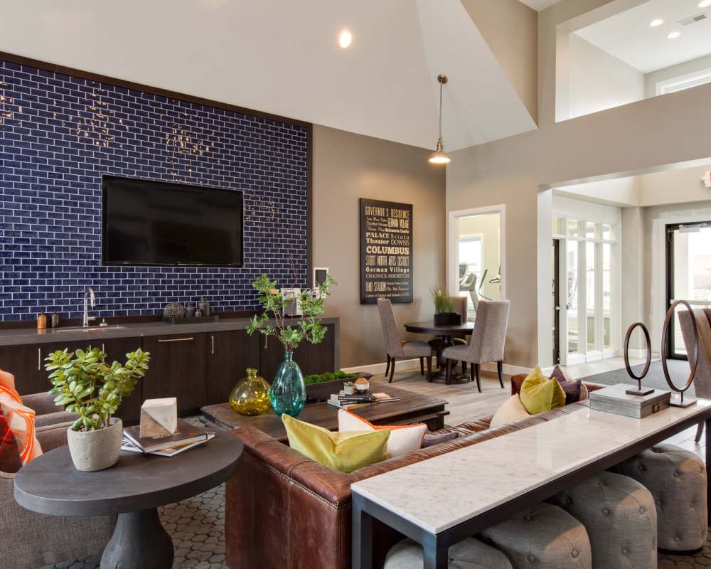 Building exterior with private patio and balcony at Oak Place Apartments in Oklahoma City, Oklahoma