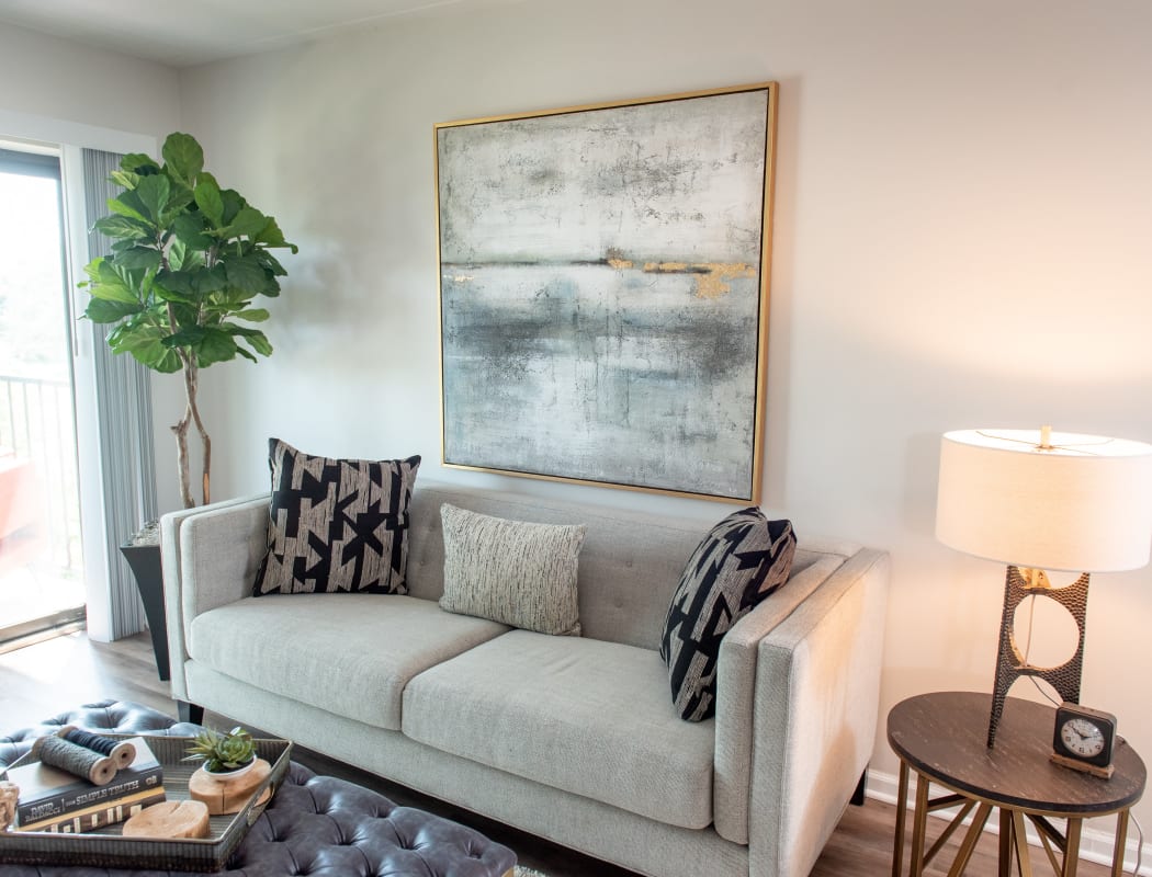 Beautiful apartment features await at Pine Hill Apartments in Wheeling, Illinois
