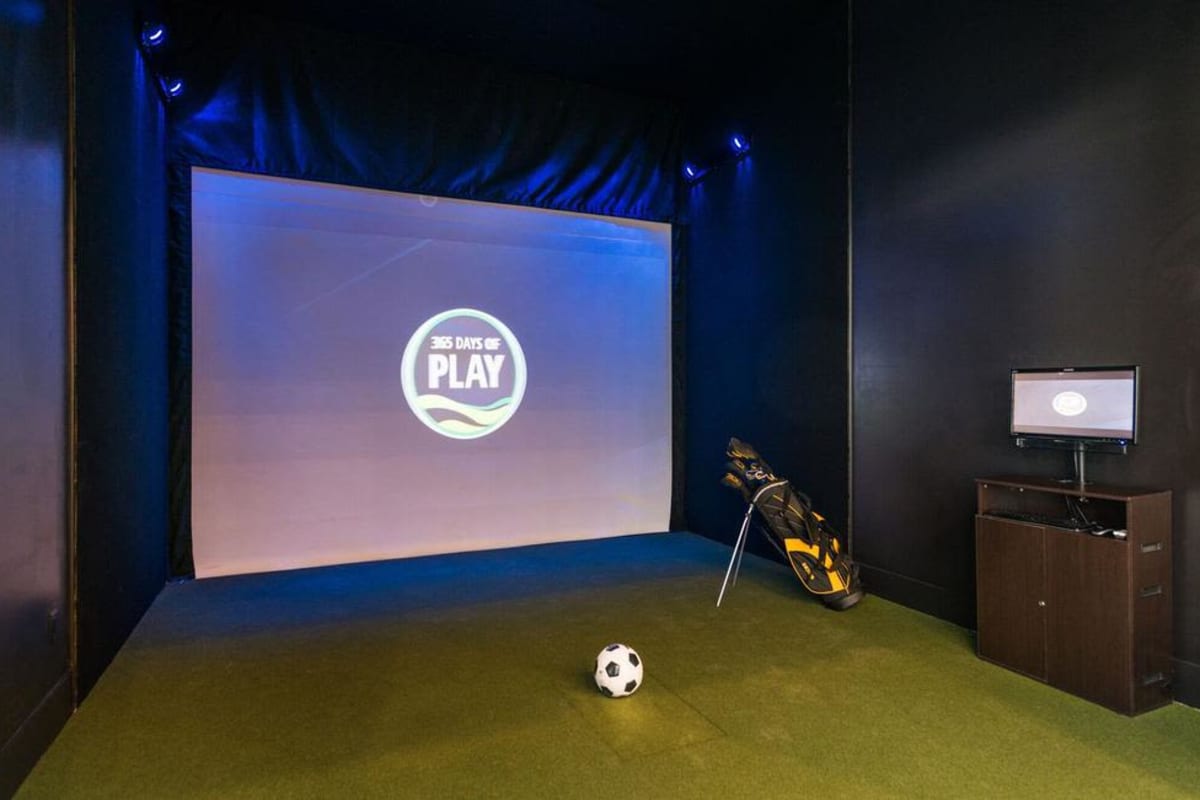 Our Apartments in Highlands Ranch, Colorado offer a Golf Simulator