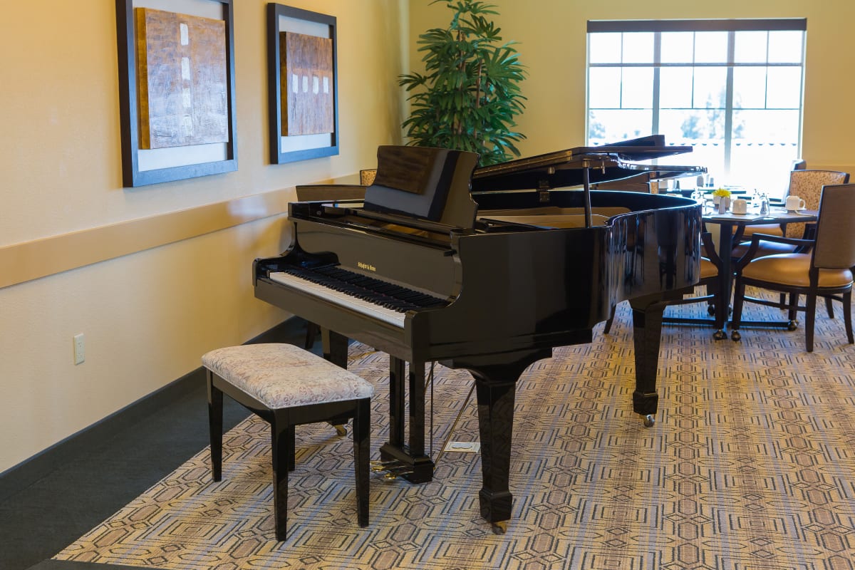 Piano at The Courtyards at Linden Pointe in Winnipeg, Manitoba