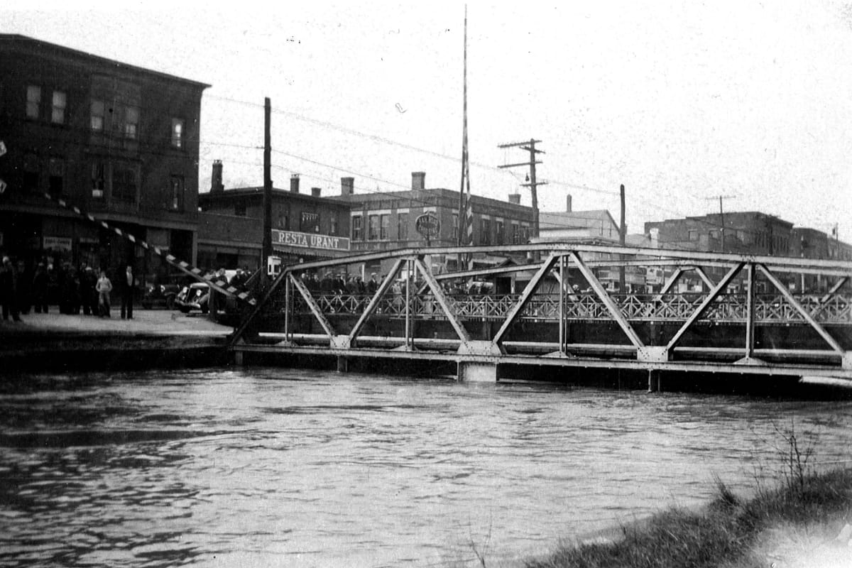 Connecticut River near Montgomery Mill Apartments in Windsor Locks, Connecticut