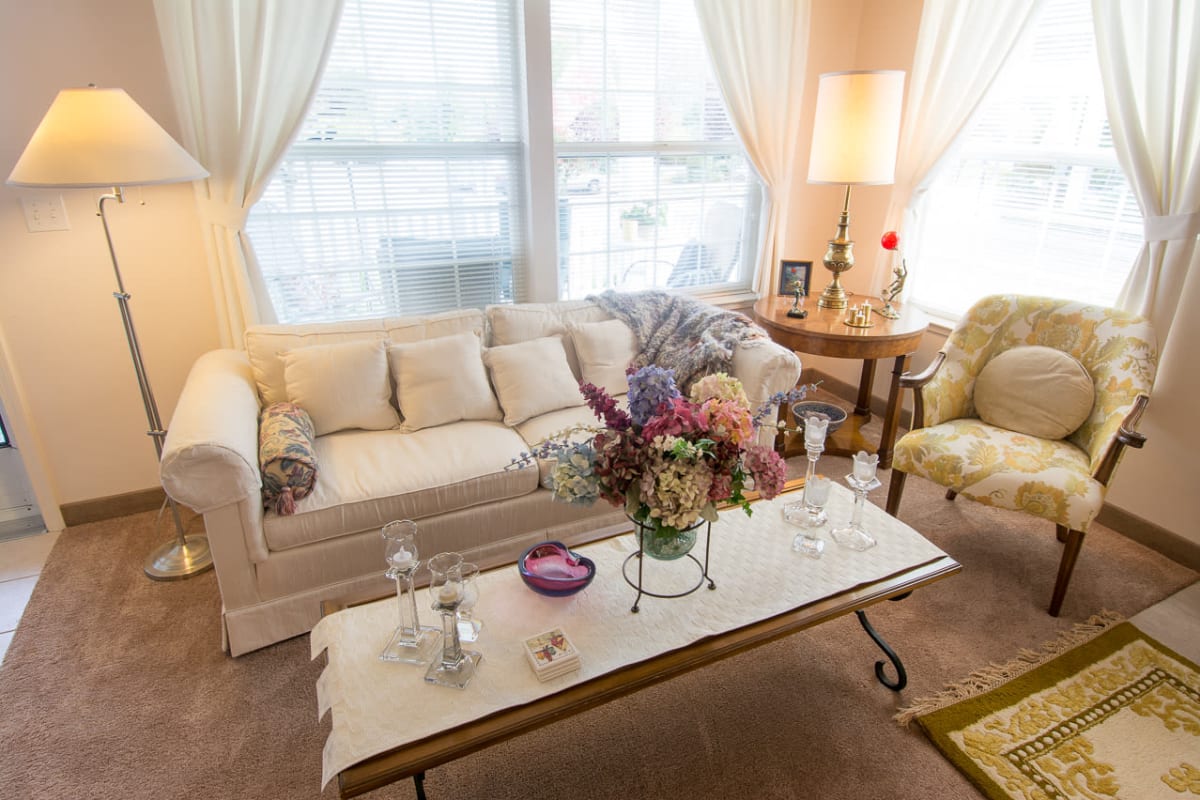 Living room in a senior apartment home at Ashley Pointe in Lake Stevens, Washington
