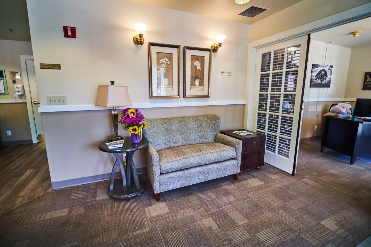 Sitting area just inside Farmington Square Medford in Medford, Oregon