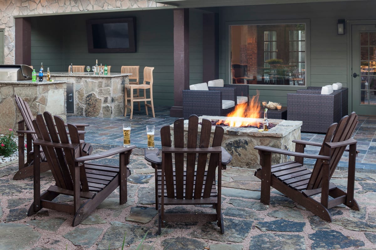 Comfortable seating at the fire pit area at Tintara at Canyon Creek in Austin, Texas