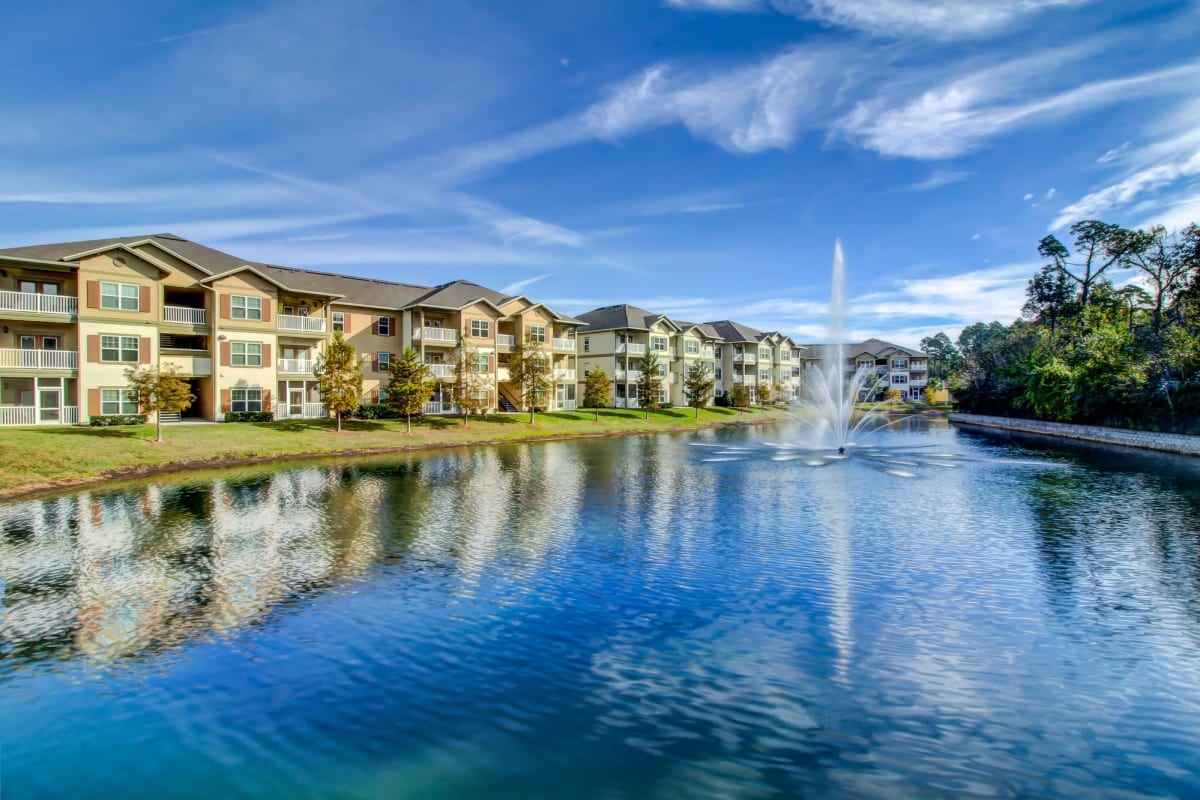 Lake view at Seagrass Apartments in Jacksonville, Florida