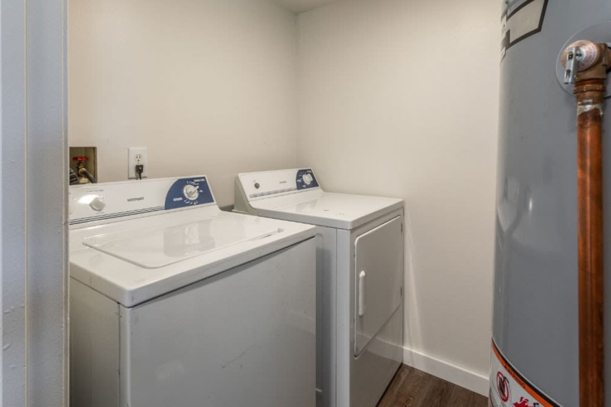 In-house washer & dryer at The Edge at Oakland in Auburn Hills, Michigan