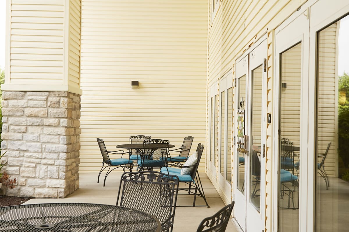 Outdoor seating at Trustwell Living of Springfield in Springfield, Illinois