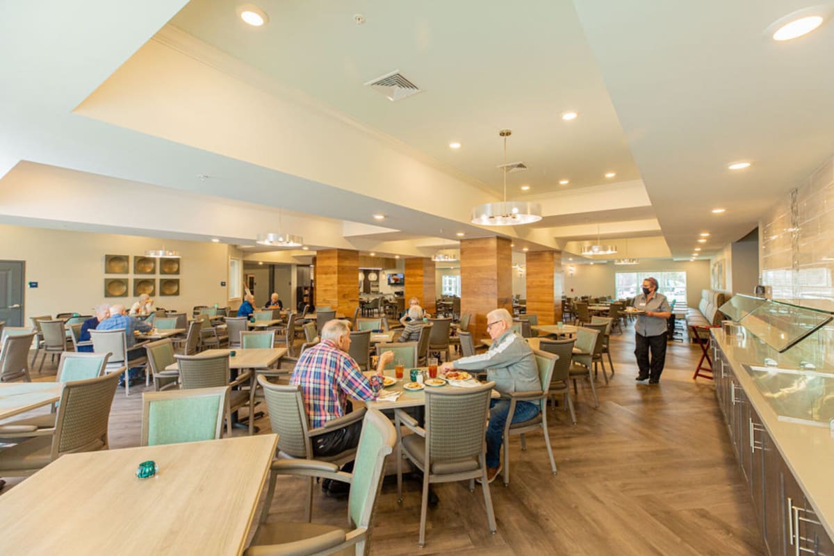 Resident dining hall with plenty of seating at Trustwell Living of West Knoxville in Knoxville, Tennessee