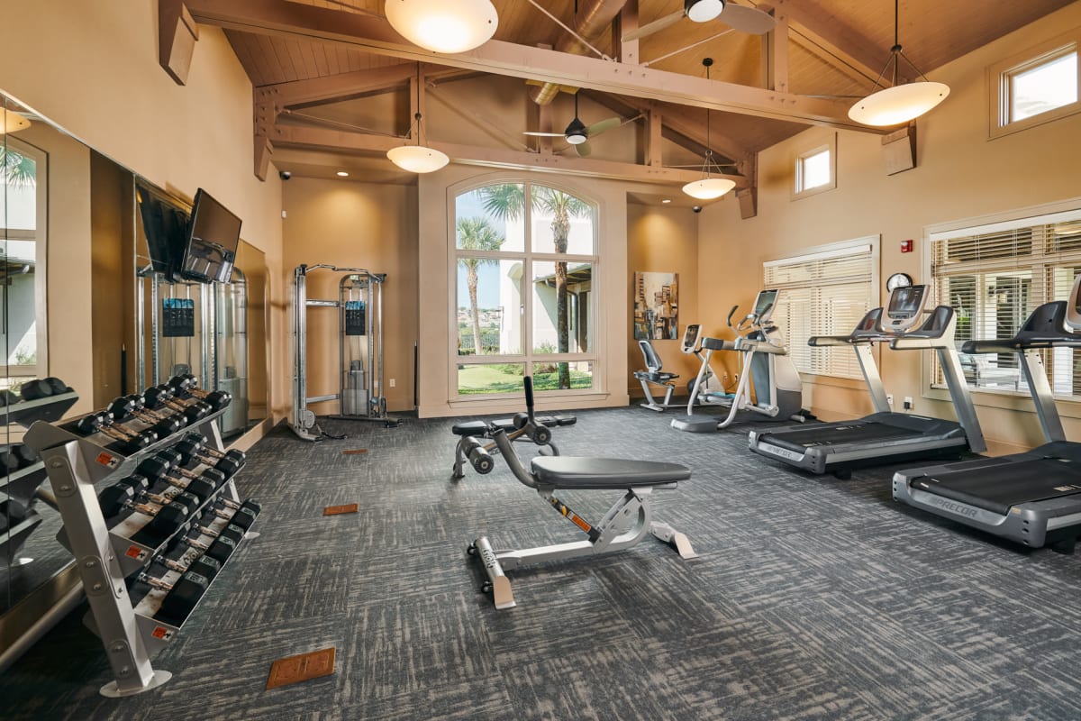 Luxury fitness center at Marquis Cross Mountain in San Antonio, Texas