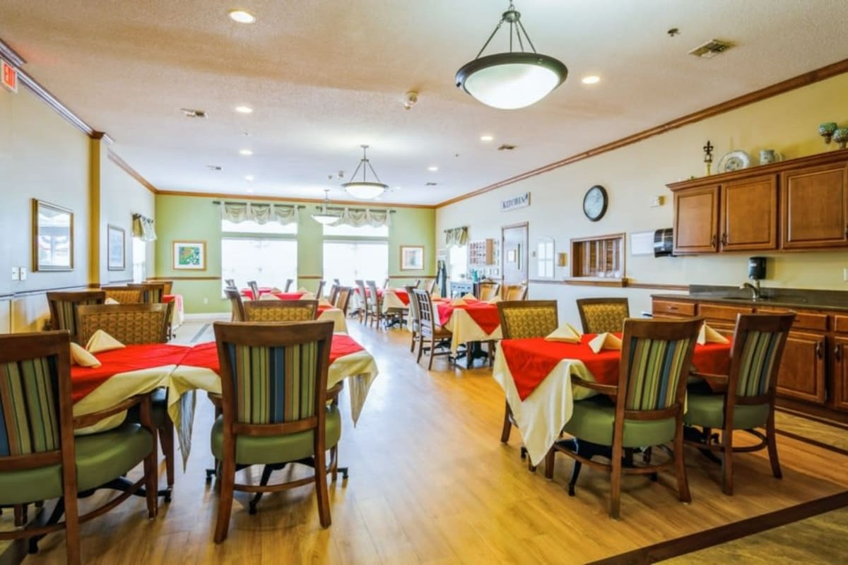 Dining area at Trustwell Living at Fairfield Place in Fairfield, Ohio